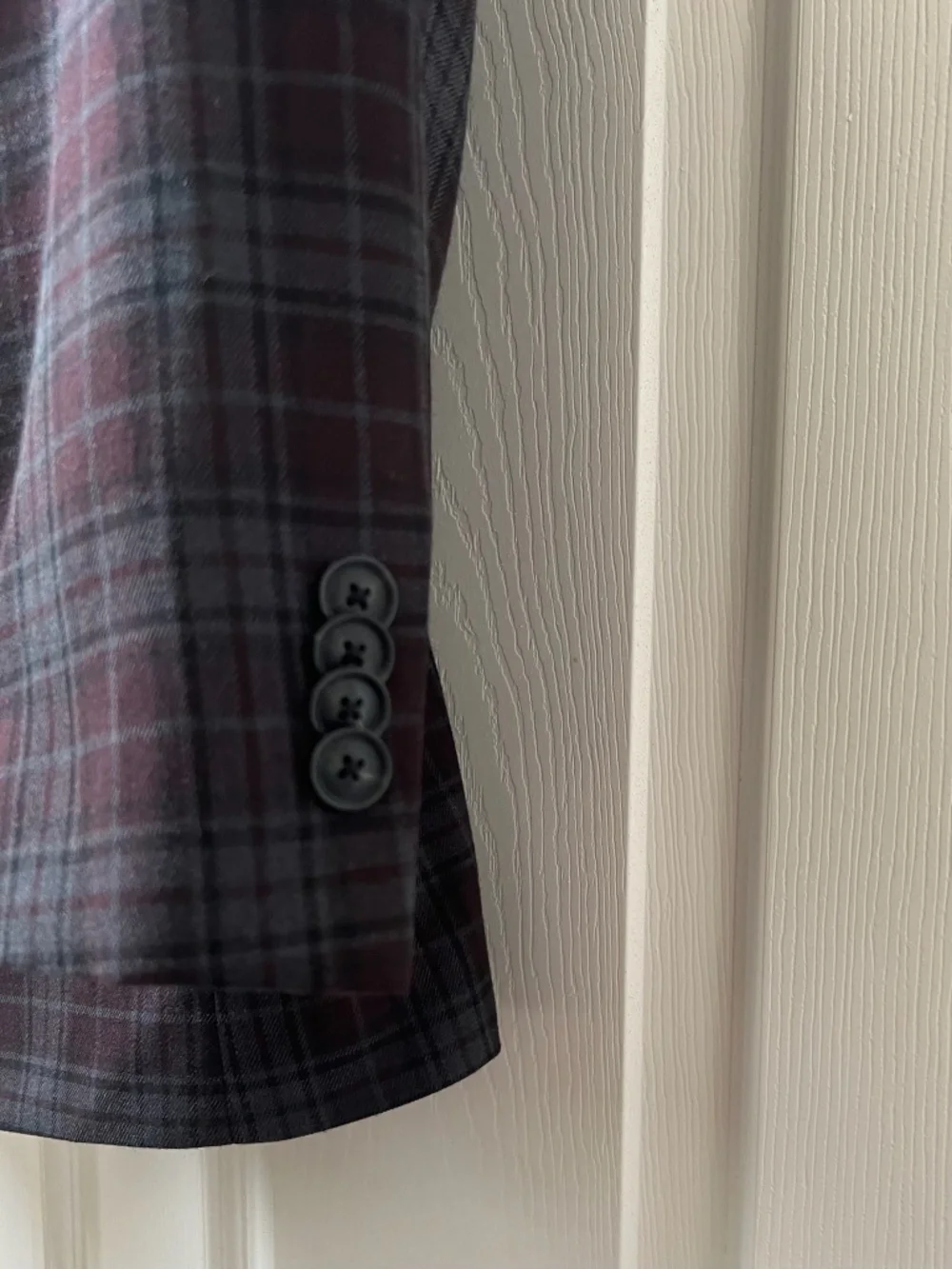 Tommy Hilfiger Burgundy and Black Plaid Men's Blazer, Size 44L